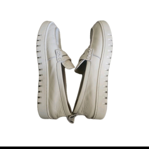 Vionic Womens Cream Leather Uptown Loafer 9 - Picture 7 of 11